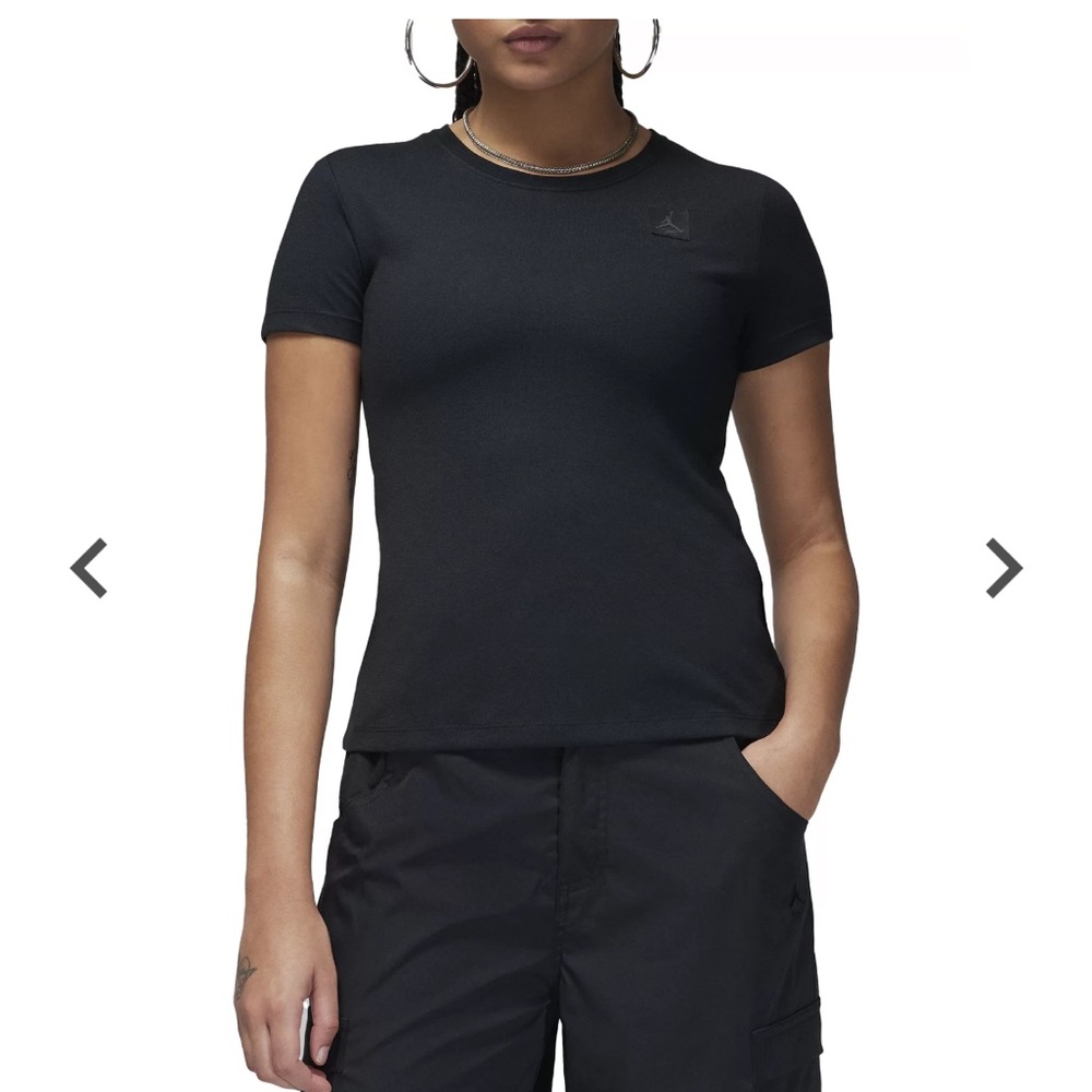 Jordan Essentials Women’s Short Sleeve T-Shirt - Black